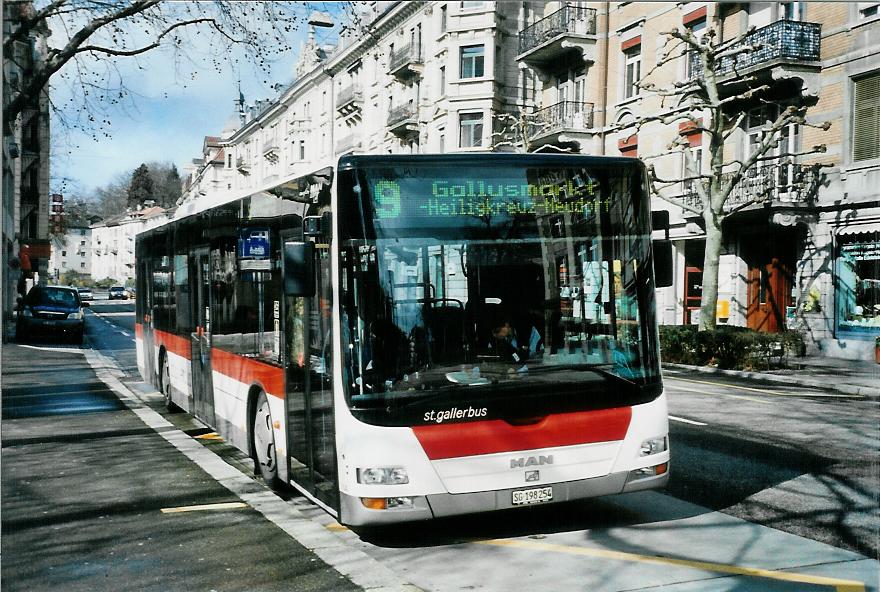 (105'835) - St. Gallerbus, St. Gallen - Nr. 254/SG 198'254 - MAN am 29. Mrz 2008 beim Bahnhof St. Gallen