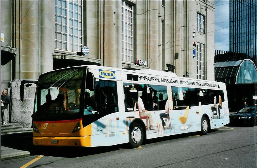 (105'901) - Casutt, Gossau - SG 289'531 - Van Hool am 29. Mrz 2008 beim Bahnhof St. Gallen