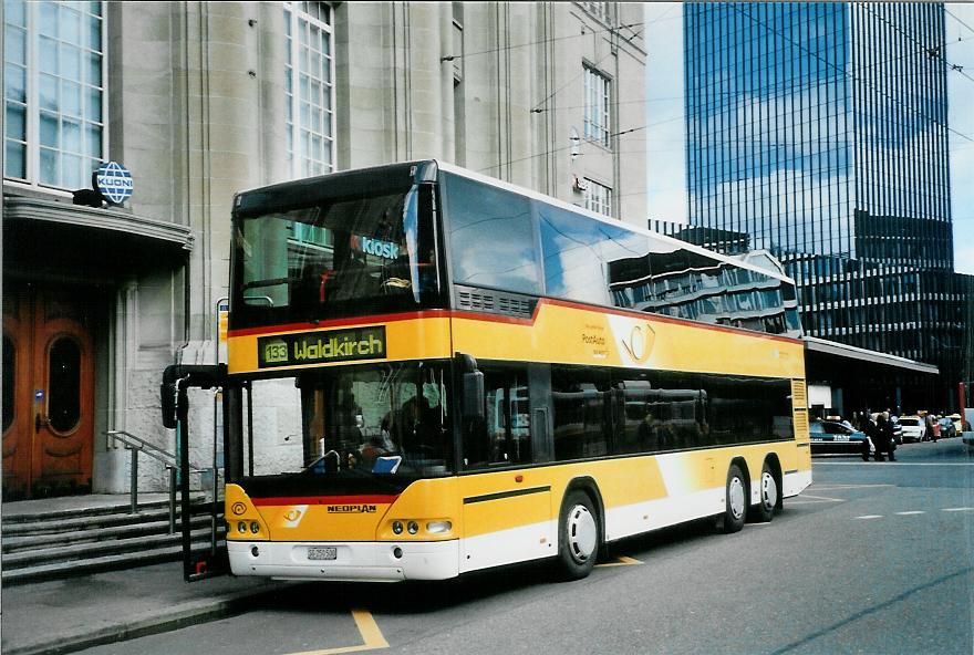 (105'911) - Casutt, Gossau - SG 250'500 - Neoplan am 29. Mrz 2008 beim Bahnhof St. Gallen