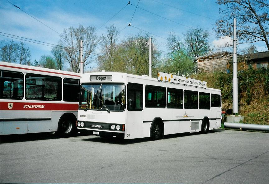 (106'804) - VBSH Schaffhausen - Nr. 30/SH 38'030 - Scania/FHS (ex Nr. 16) am 26. April 2008 in Schaffhausen, Busdepot