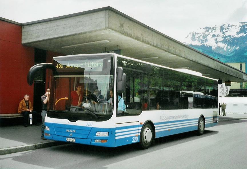 (107'428) - BSW Sargans - Nr. 320/SG 297'507 - MAN/Gppel am 24. Mai 2008 beim Bahnhof Sargans