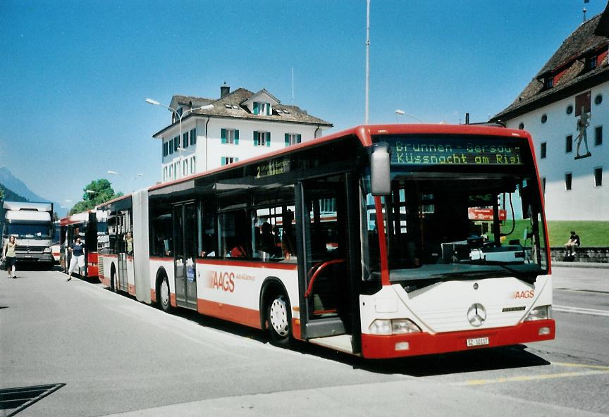 (109'323) - AAGS Schwyz - Nr. 17/SZ 10'117 - Mercedes am 16. Juli 2008 in Schwyz, Postplatz