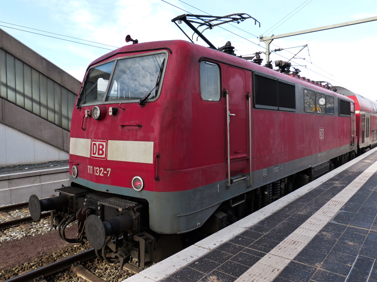 111 132-7 Emden hauptbahnhof 28.02.2015