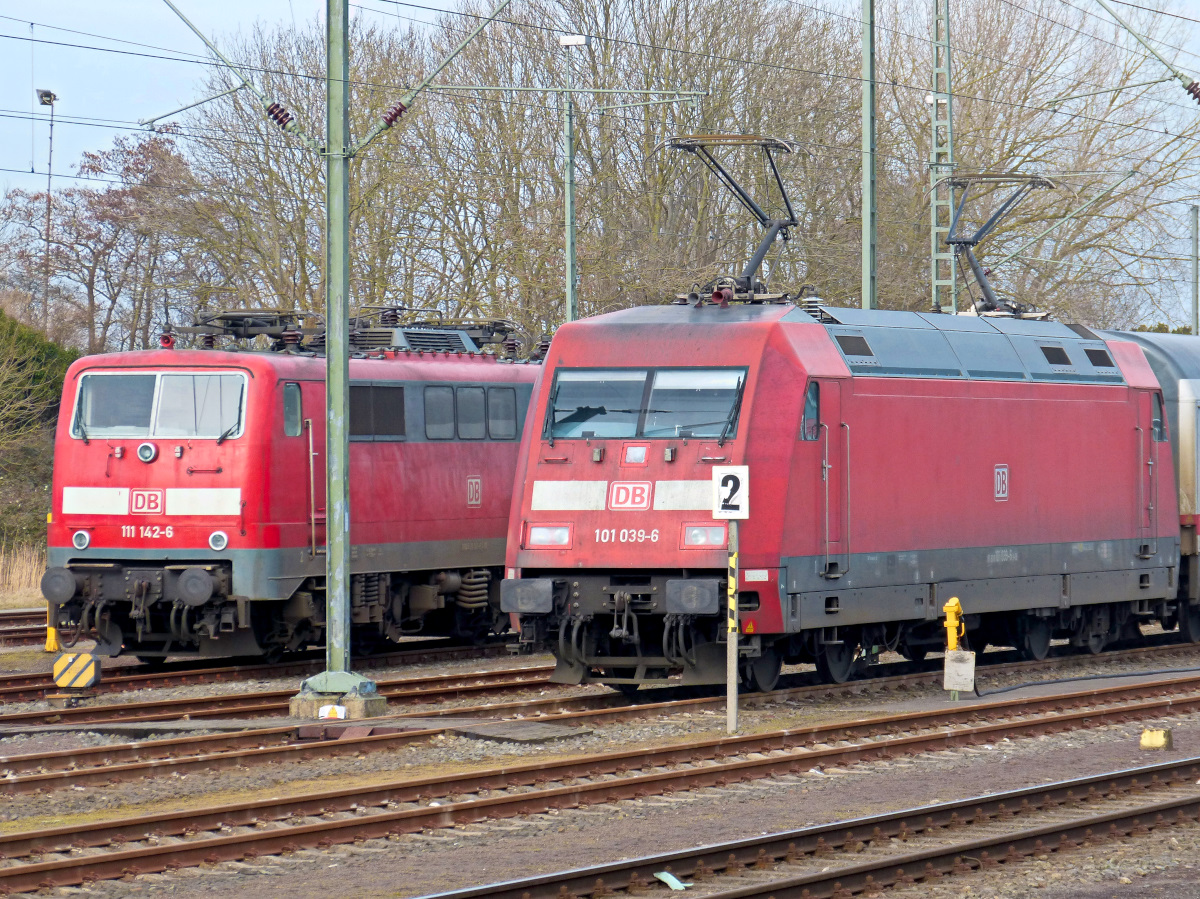 111 142-6 und 101 039-6 Emden Hauptbahnhof 28.02.2015