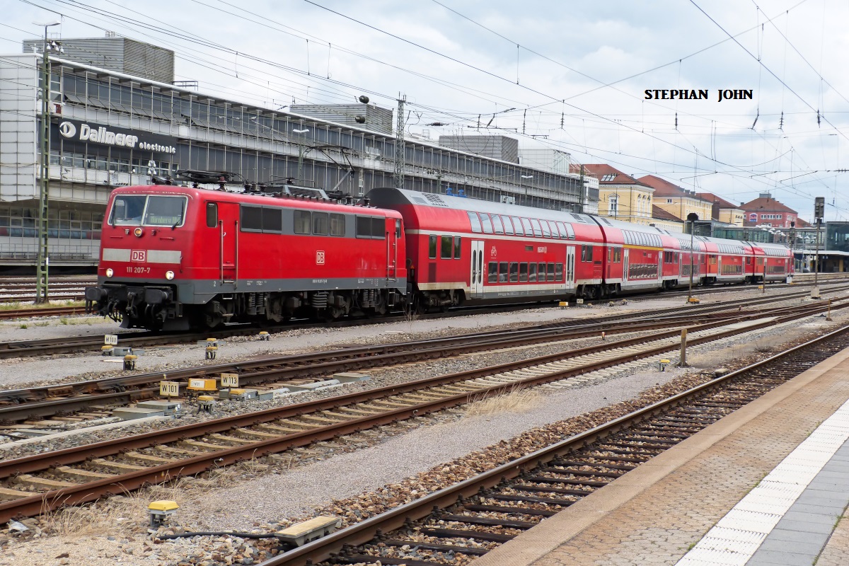 111 207-7 Regionalexpress nach Nürnberg. Regensburg 17.07.2016