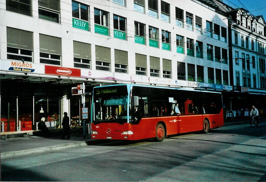 (111'903) - VB Biel - Nr. 123/BE 560'123 - Mercedes am 10. November 2008 in Biel, Guisanplatz