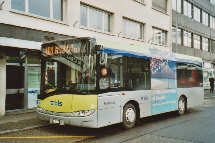 (112'214) - Busland, Burgdorf - Nr. 38/BE 387'470 - Solaris am 22. November 2008 beim Bahnhof Burgdorf