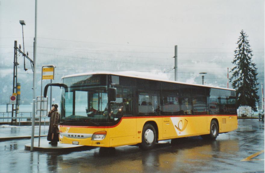 (112'312) - Flck, Brienz - Nr. 1/BE 482'299 - Setra am 6. Dezember 2008 beim Bahnhof Brienz