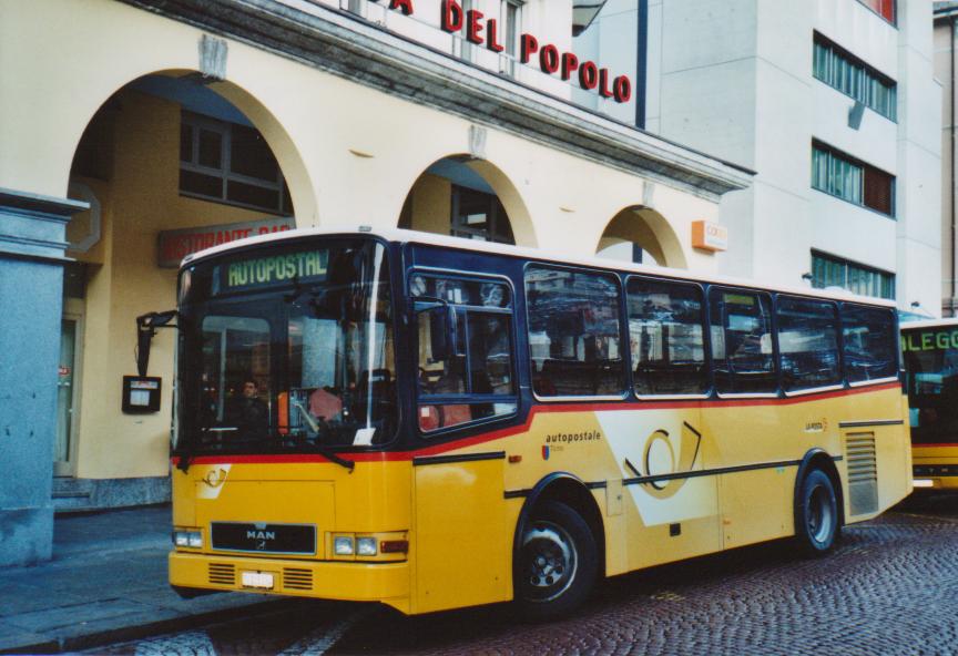 (112'435) - AutoPostale Ticino - TI 215'334 - MAN/Lauber (ex P 23'021) am 9. Dezember 2008 beim Bahnhof Bellinzona