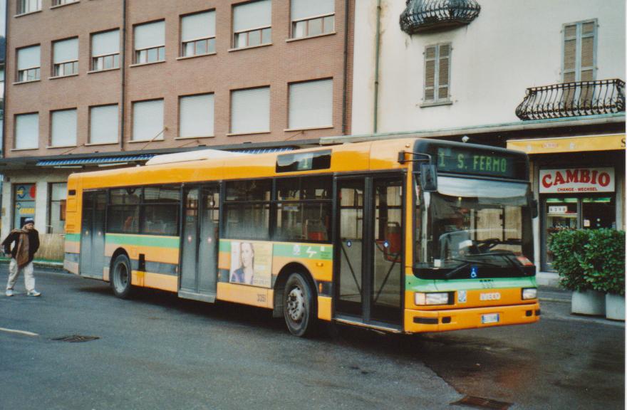 (112'513) - Aus Italien: TRL Lombardia - Nr. 3351/BJ-726 NR - Iveco am 9. Dezember 2008 in Chiasso, Confine