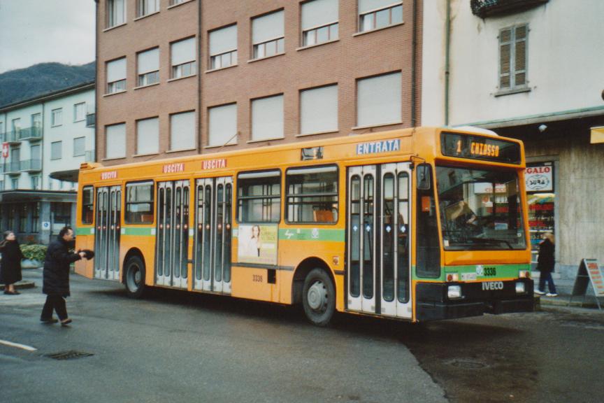 (112'518) - Aus Italien: TRL Lombardia - Nr. 3336/MI 6T4450 - Iveco am 9. Dezember 2008 in Chiasso, Confine