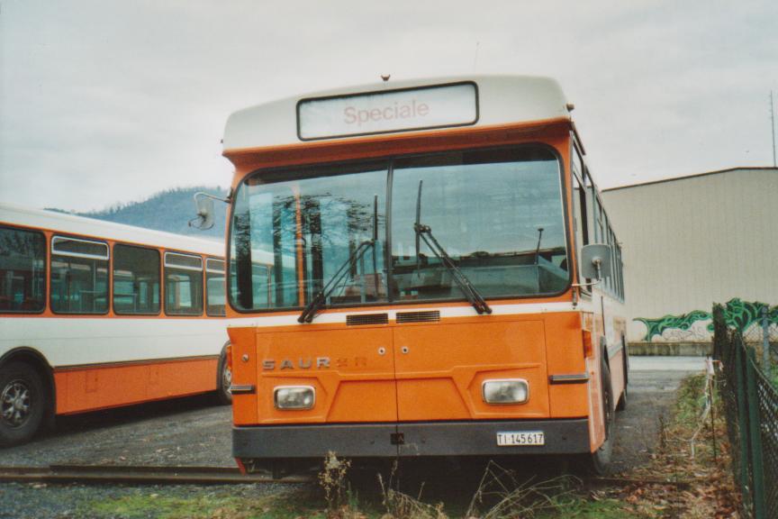 (112'532) - AMSA Chiasso - Nr. 17/TI 145'617 - Saurer/Hess am 9. Dezember 2008 in Balerna, Garage