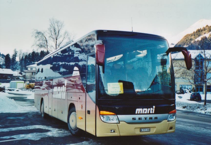 (113'624) - Marti, Kallnach - Nr. 8/BE 572'208 - Setra am 11. Januar 2009 beim Bahnhof Frutigen