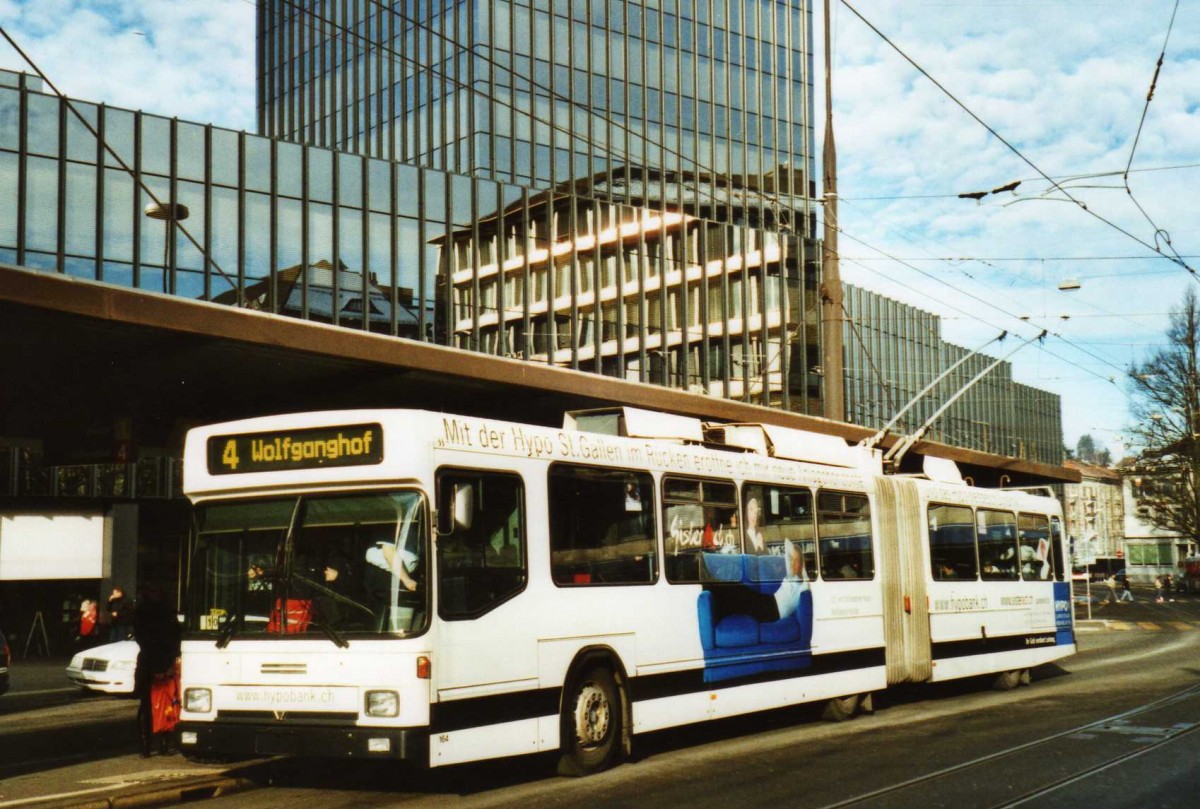 (113'929) - VBSG St. Gallen - Nr. 164 - NAW/Hess Gelenktrolleybus am 17. Januar 2009 beim Bahnhof St. Gallen