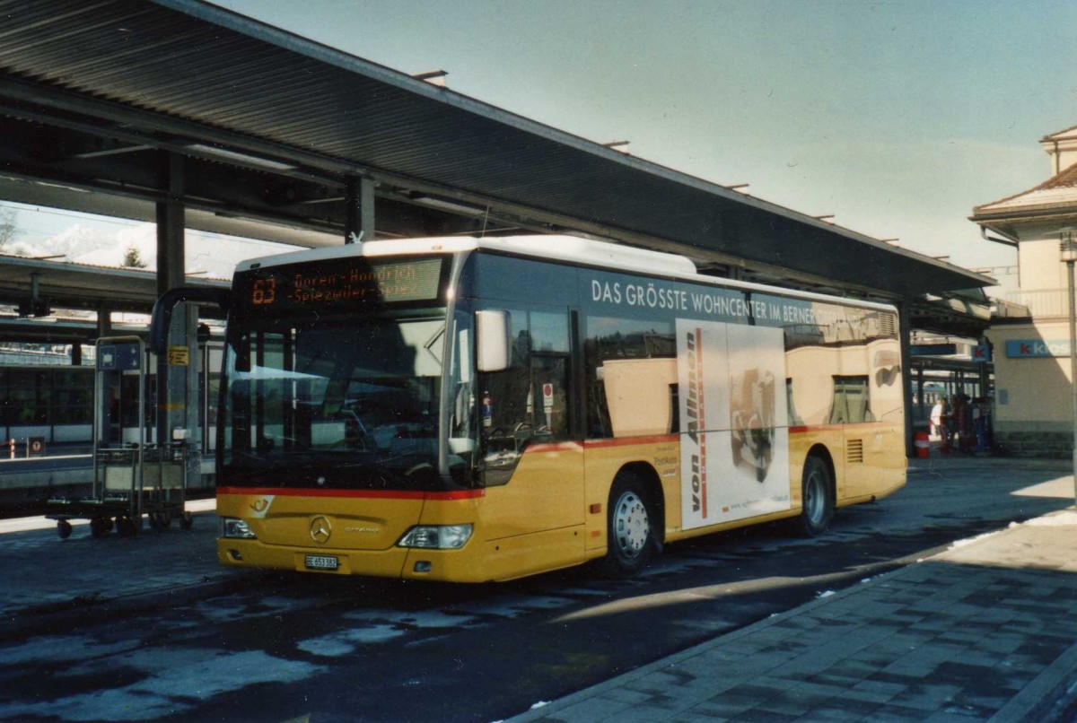 (114'321) - PostAuto Bern - BE 653'382 - Mercedes am 15. Februar 2009 beim Bahnhof Spiez