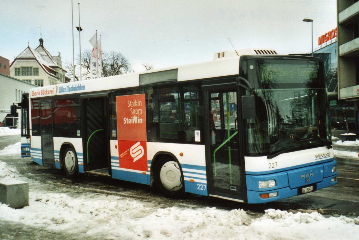 (114'509) - WilMobil, Wil Nr. 227/SG 191'427 - MAN (ex Wick, Wil Nr. 7) am 18. Februar 2009 beim Bahnhof Wil