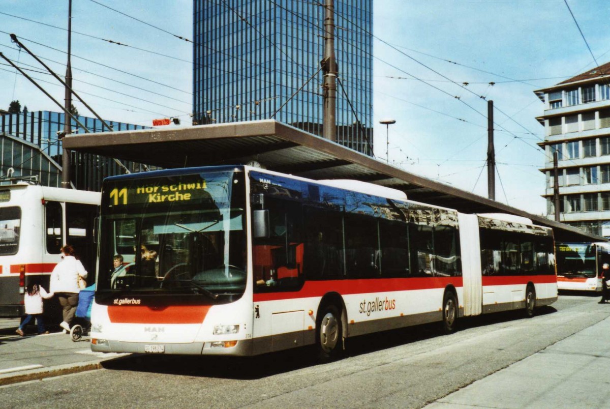 (115'405) - St. Gallerbus, St. Gallen - Nr. 274/SG 198'274 - MAN am 18. Mrz 2009 beim Bahnhof St. Gallen