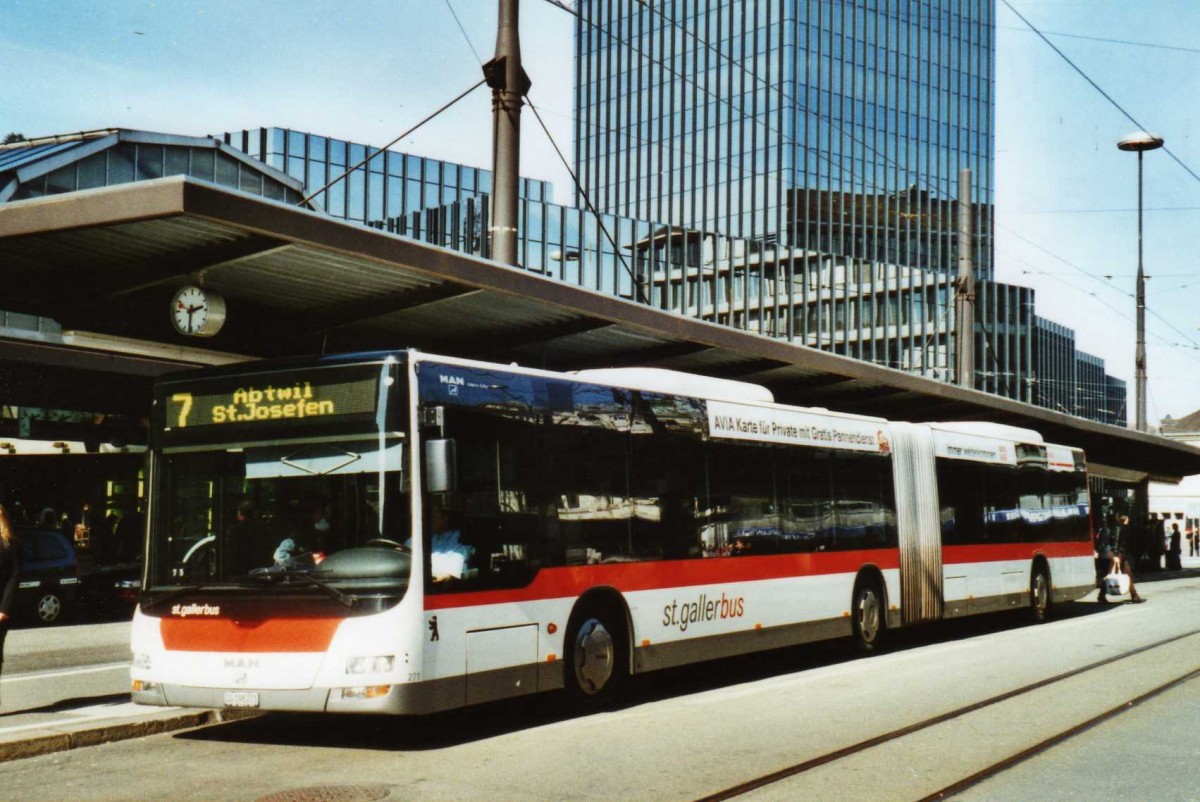 (115'419) - St. Gallerbus, St. Gallen - Nr. 271/SG 198 271 - MAN am 18. Mrz 2009 beim Bahnhof St. Gallen 