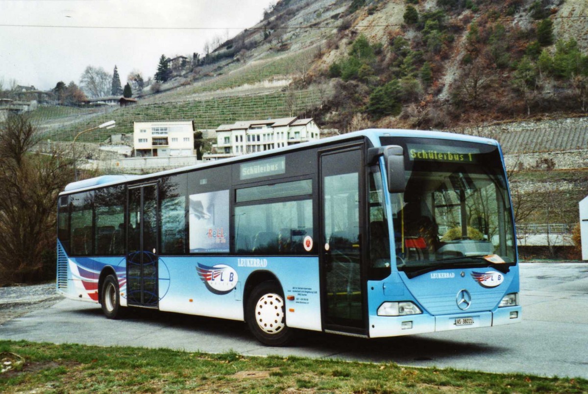 (115'525) - LLB Susten - Nr. 11/VS 38'011 - Mercedes (ex Deutschland) am 30. Mrz 2009 in Leuk, Garage