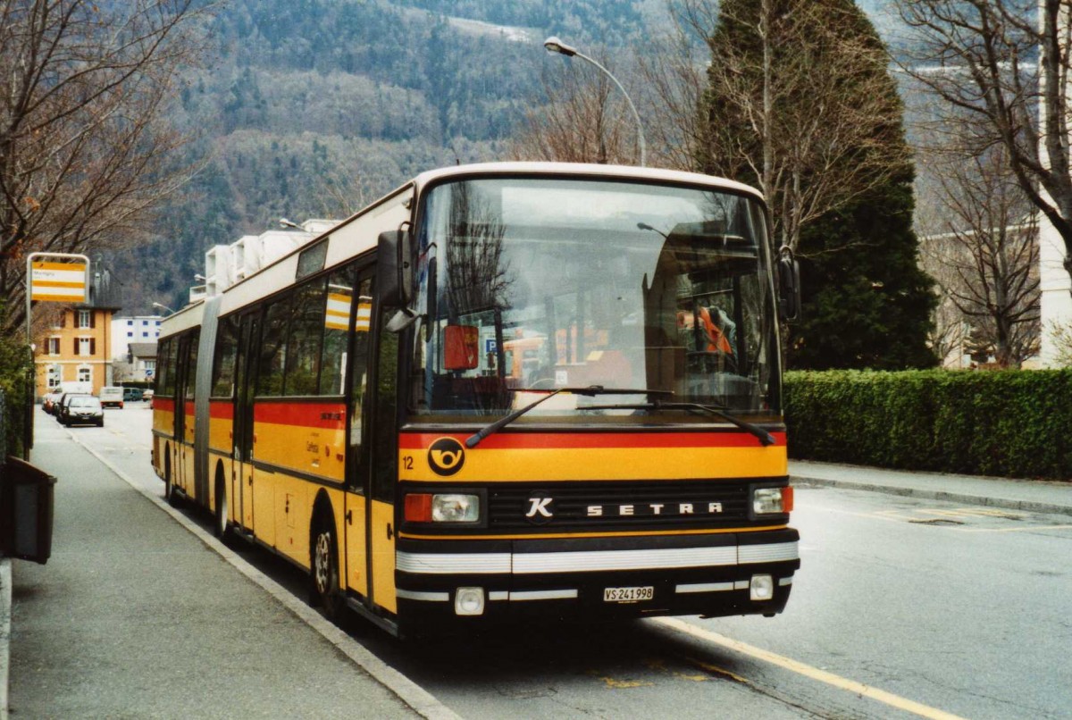 (115'620) - PostAuto Wallis - Nr. 12/VS 241'998 - Setra (ex P 27'802) am 30. Mrz 2009 beim Bahnhof Martigny