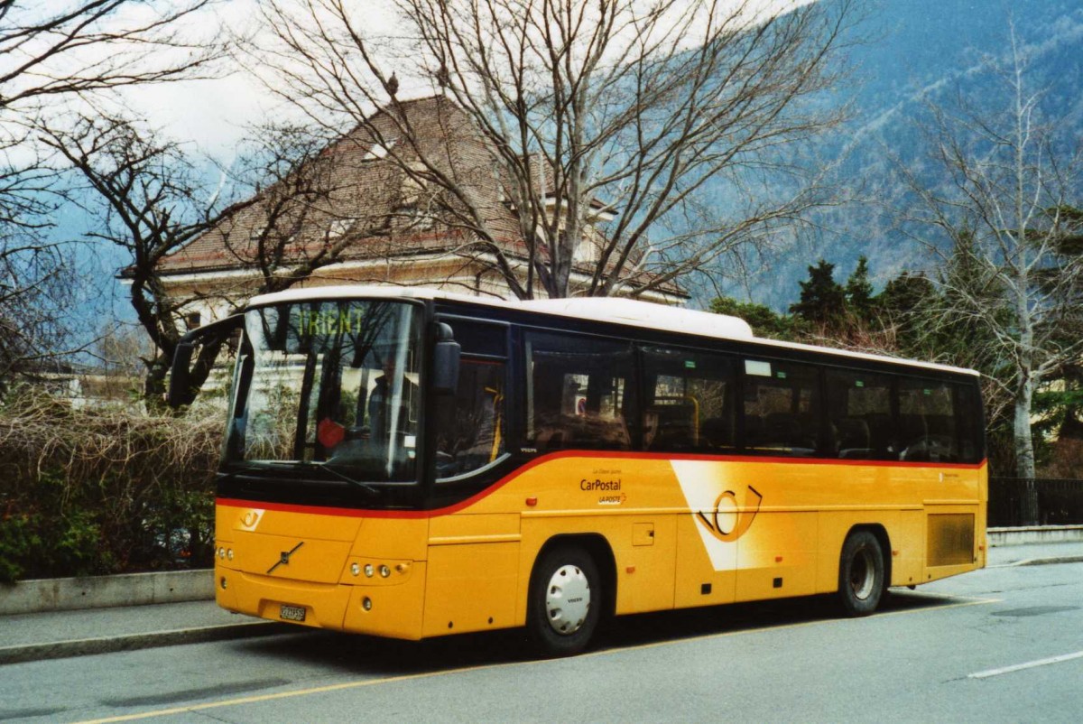 (115'626) - TMR Martigny - VS 219'515 - Volvo am 30. Mrz 2009 beim Bahnhof Martigny