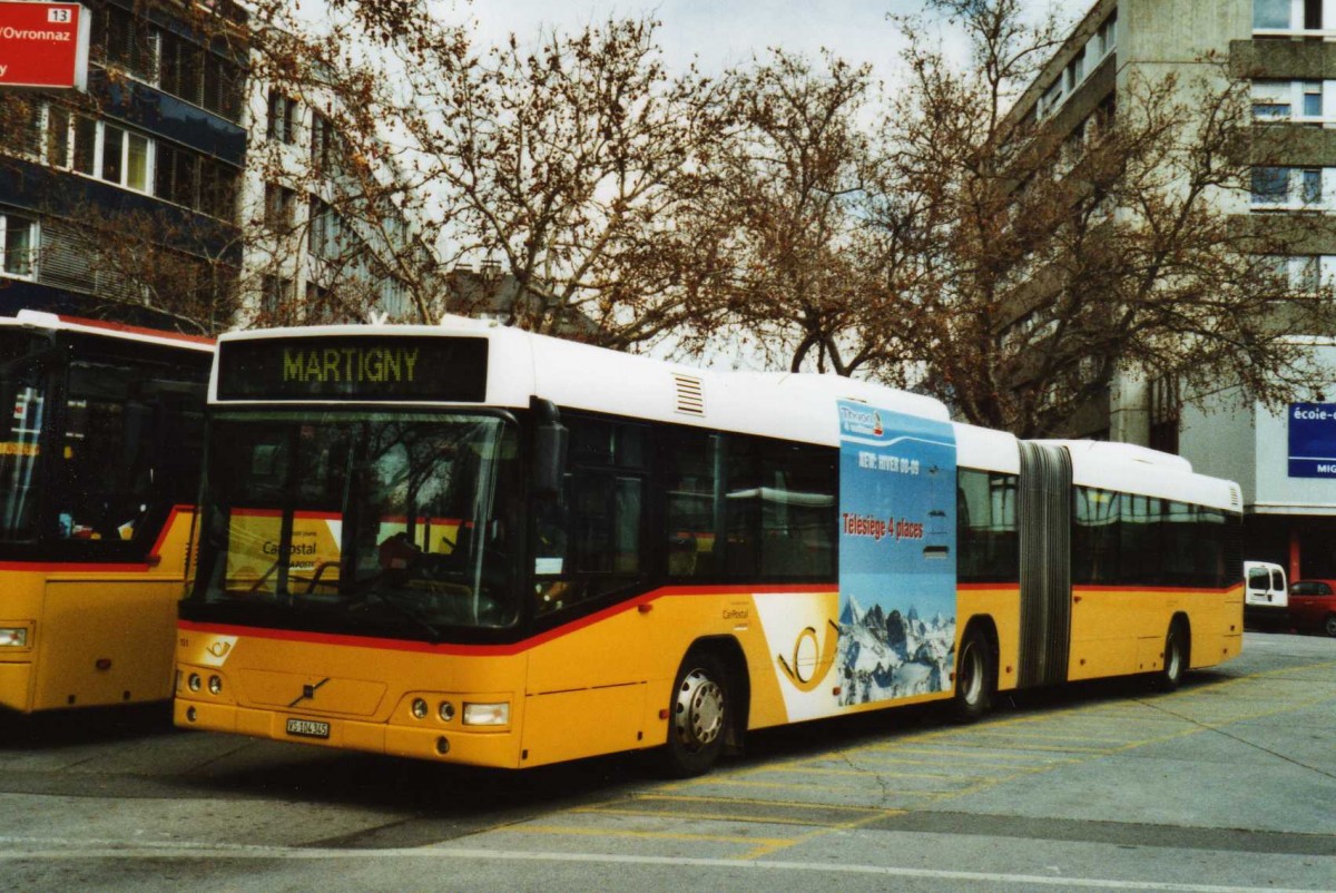 (115'702) - Buchard, Leytron - Nr. 151/VS 104'345 - Volvo am 30. Mrz 2009 beim Bahnhof Sion