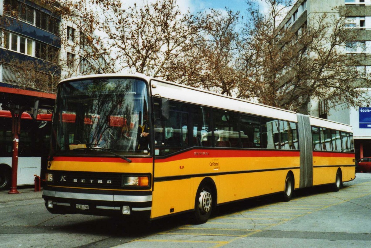 (115'709) - PostAuto Wallis - Nr. 12/VS 241'998 - Setra (ex P 27'802) am 30. Mrz 2009 beim Bahnhof Sion