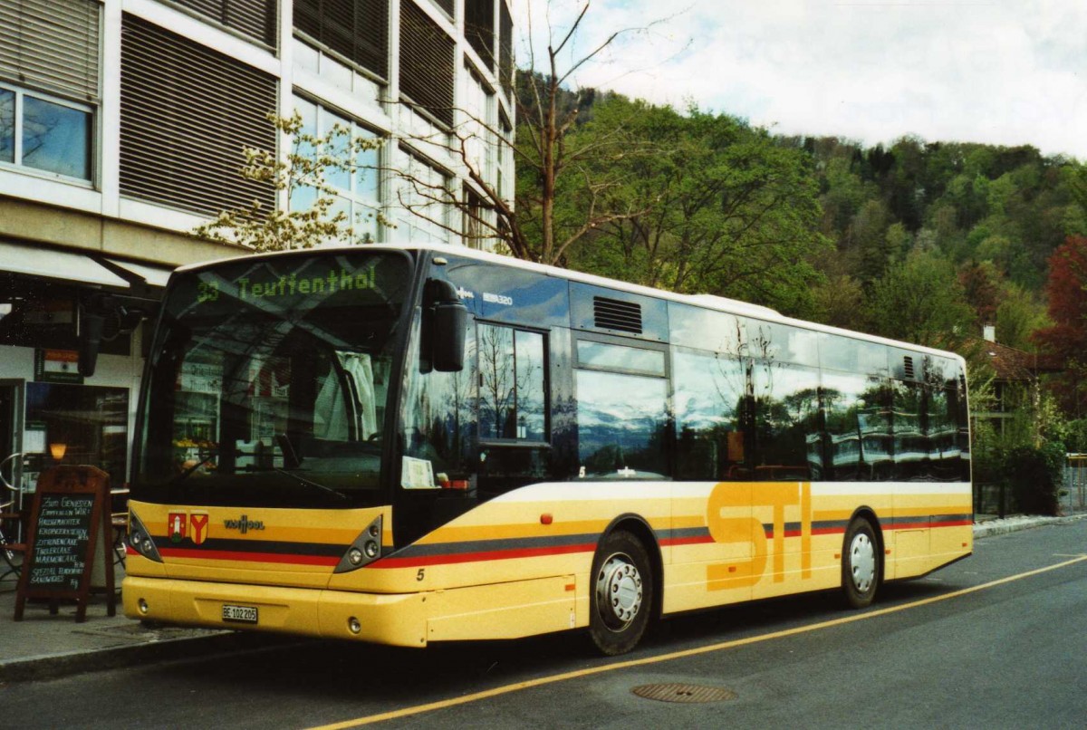 (115'913) - STI Thun - Nr. 5/BE 102'205 - Van Hool (ex Moser, Teuffenthal; ex Burri, Teuffenthal) am 17. April 2009 bei der Schifflndte Thun