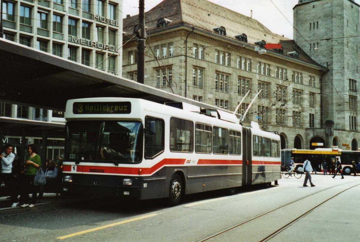 (116'020) - VBSG St. Gallen - Nr. 161 - NAW/Hess Gelenktrolleybus am 22. April 2009 beim Bahnhof St. Gallen