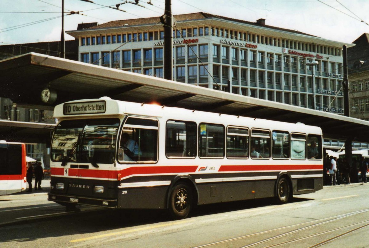 (116'028) - VBSG St. Gallen - Nr. 219/SG 141'219 - Saurer/Hess am 22. April 2009 beim Bahnhof St. Gallen