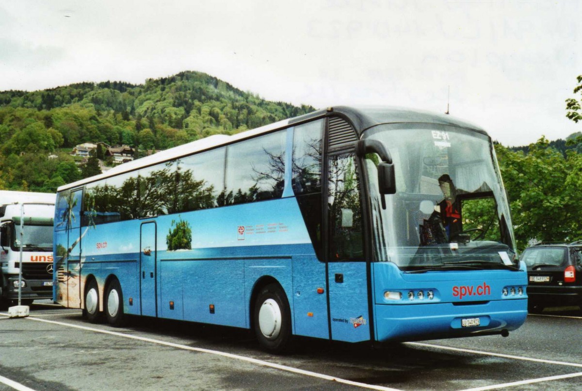 (116'214) - Hfliger, Sursee - Nr. 91/LU 140'923 - Neoplan am 29. April 2009 in Thun, Seestrasse