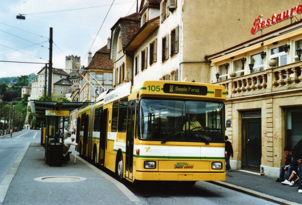 (116'314) - TN Neuchtel - Nr. 105 - NAW/Hess Gelenktrolleybus am 3. Mai 2009 in Neuchtel, Place Pury