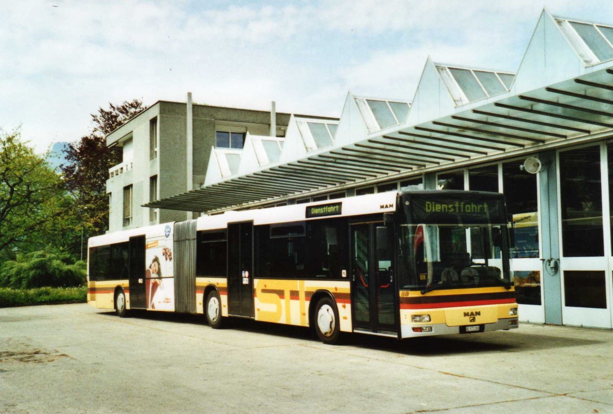 (116'422) - STI Thun - Nr. 88/BE 572'088 - MAN am 10. Mai 2009 in Thun, Garage