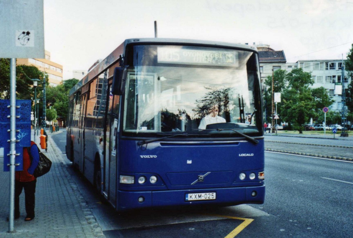 (117'034) - BKV Budapest - KXM-025 - Volvo am 28. Mai 2009 in Budapest