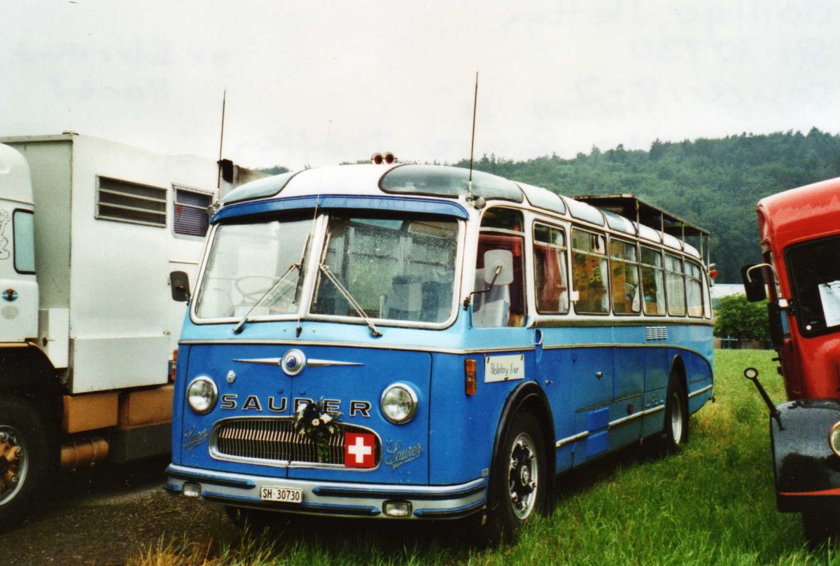 (117'122) - Bolliger, Stetten - SH 30'730 - Saurer/R&J (ex Solr+Fontana, Ilanz Nr. 8) am 6. Juni 2009 in Thayngen, Saurertreffen