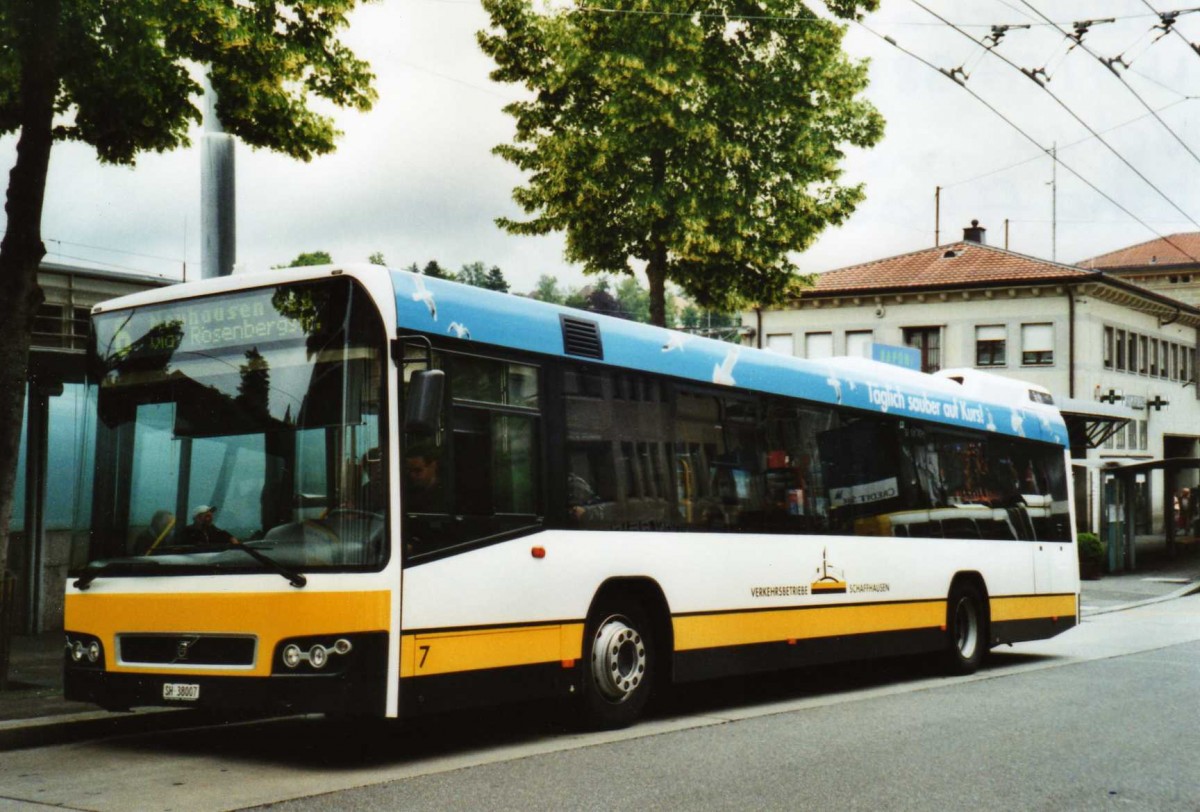 (117'236) - VBSH Schaffhausen - Nr. 7/SH 38'007 - Volvo am 6. Juni 2009 beim Bahnhof Schaffhausen