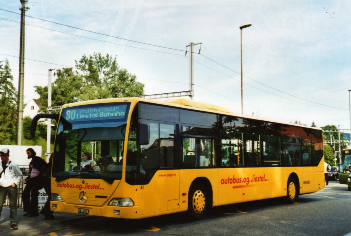 (117'316) - AAGL Liestal - Nr. 61/BL 6263 - Mercedes am 8. Juni 2009 beim Bahnhof Liestal