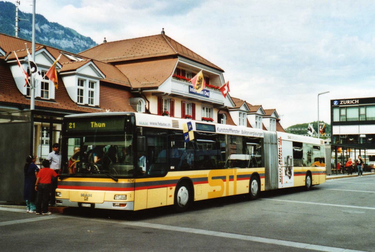 (117'719) - STI Thun - Nr. 104/BE 577'104 - MAN am 14. Juni 2009 beim Bahnhof Interlaken Ost