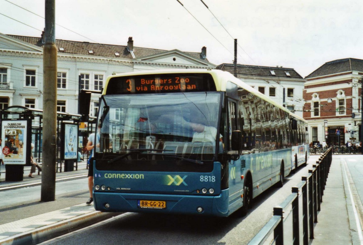 (118'213) - Connexxion - Nr. 8818/BR-GG-22 - VDL Berkhof am 5. Juli 2009 beim Bahnhof Arnhem