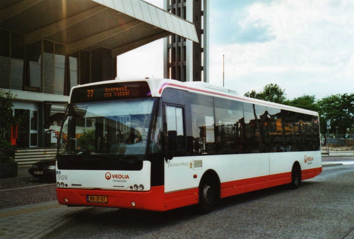 (118'317) - VEOLIA - Nr. 5129/BS-JT-07 - VDL Berkhof am 5. Juli 2009 beim Bahnhof Venlo