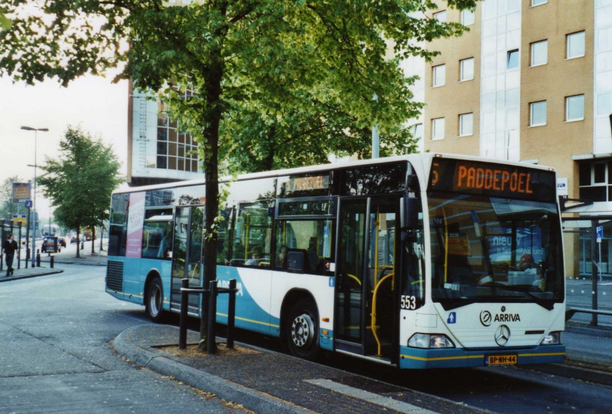 (118'430) - ARRIVA - Nr. 553/BP-NH-44 - Mercedes am 7. Juli 2009 beim Bahnhof Groningen