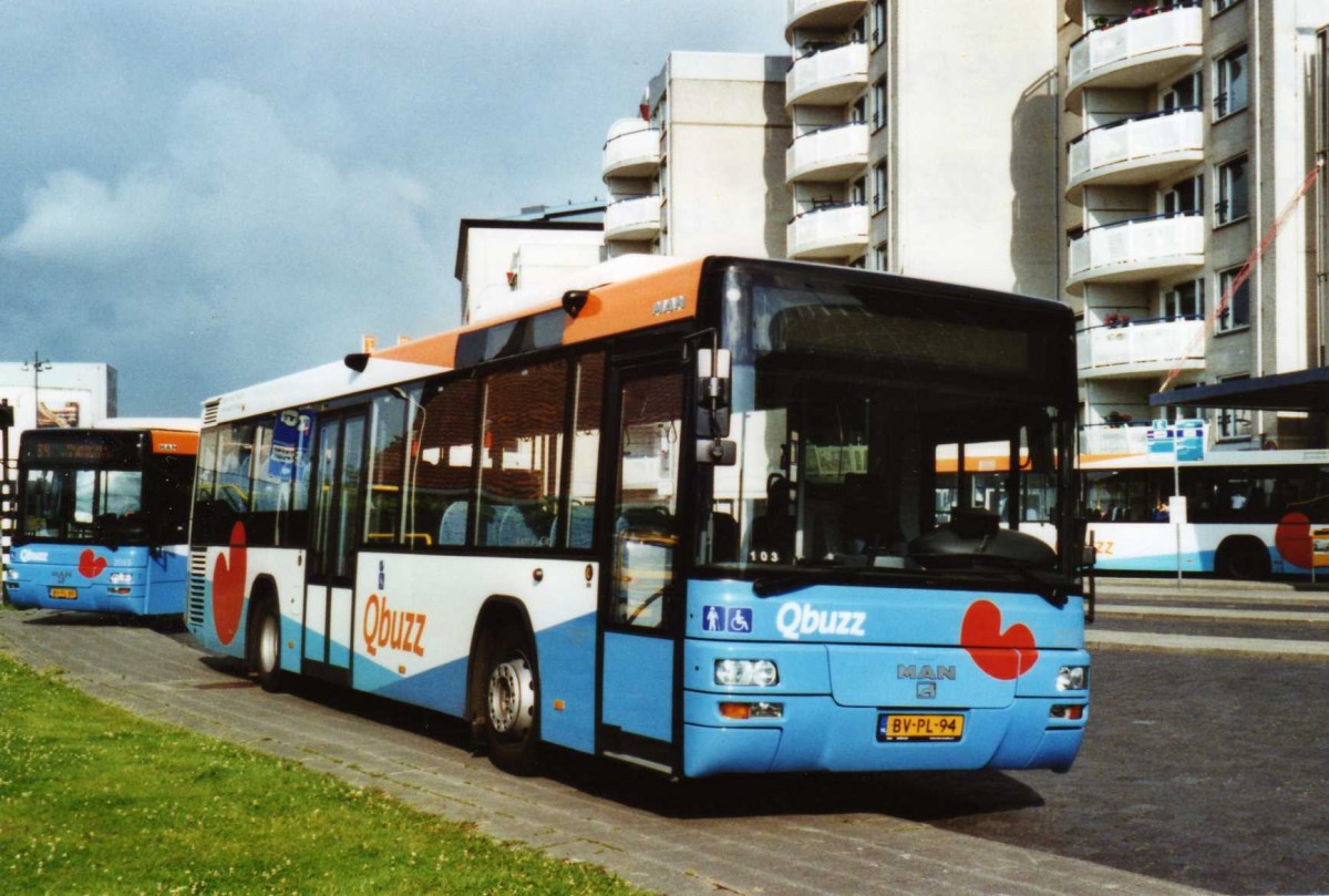 (118'504) - Qbuzz, Groningen - Nr. 2037/BV-PL-94 - MAN am 7. Juli 2009 in Drachten, Van Knobelsdorffplein