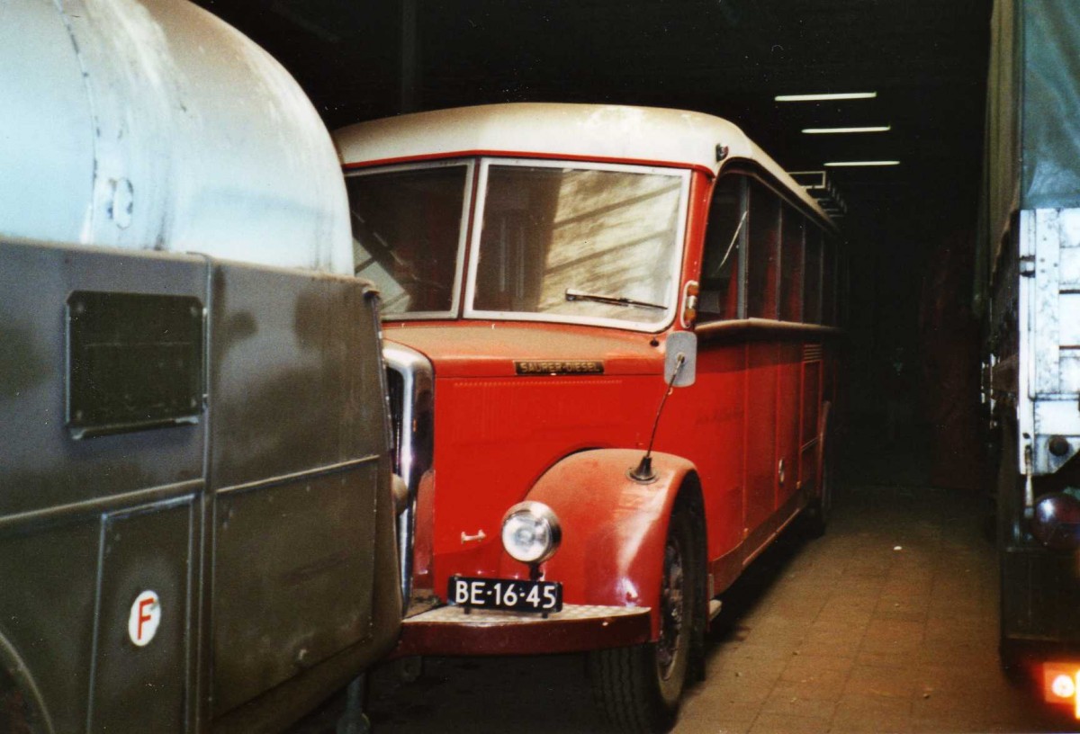 (118'521) - FRAM Drachten - Nr. 6/BE-16-45 - Saurer/Saurer (ex Lonza, Visp Nr. 32) am 7. Juli 2009 in Drachten, Autobusmuseum (Teilaufnahme)