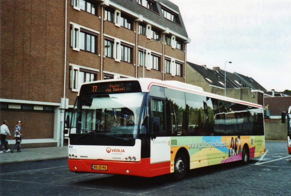 (118'617) - VEOLIA - Nr. 5172/BS-JS-46 - VDL Berkhof am 7. Juli 2009 beim Bahnhof Roermond