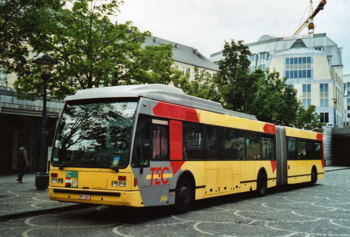 (118'632) - TEC Lige - Nr. 5.944/KPI-661 - Van Hool am 8. Juli 2009 in Lige, Place Saint-Laurent