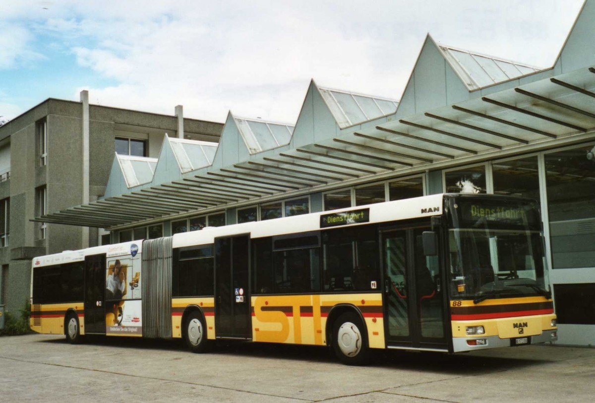 (119'108) - STI Thun - Nr. 88/BE 572'088 - MAN am 12. Juli 2009 in Thun, Garage