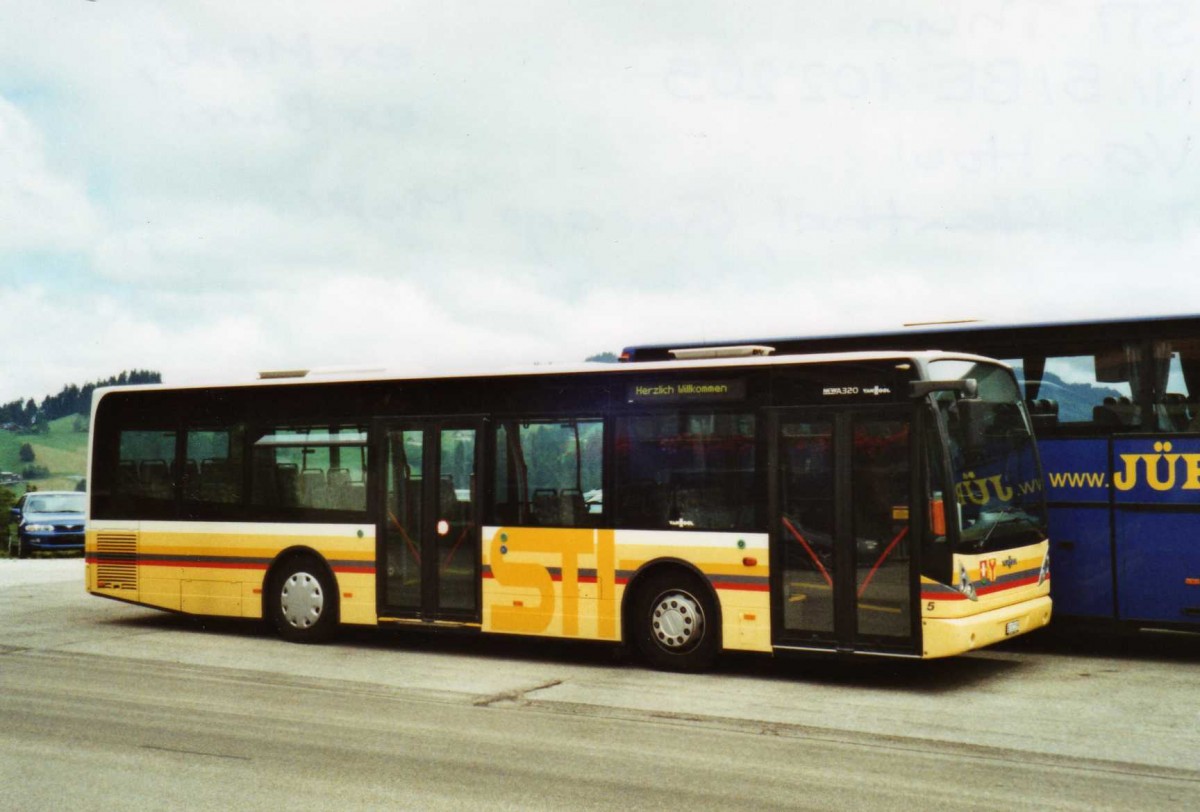 (119'513) - STI Thun - Nr. 5/BE 102'205 - Van Hool (ex Moser, Teuffenthal; ex Burri, Teuffenthal) am 9. August 2009 in Teuffenthal, Garage Moser