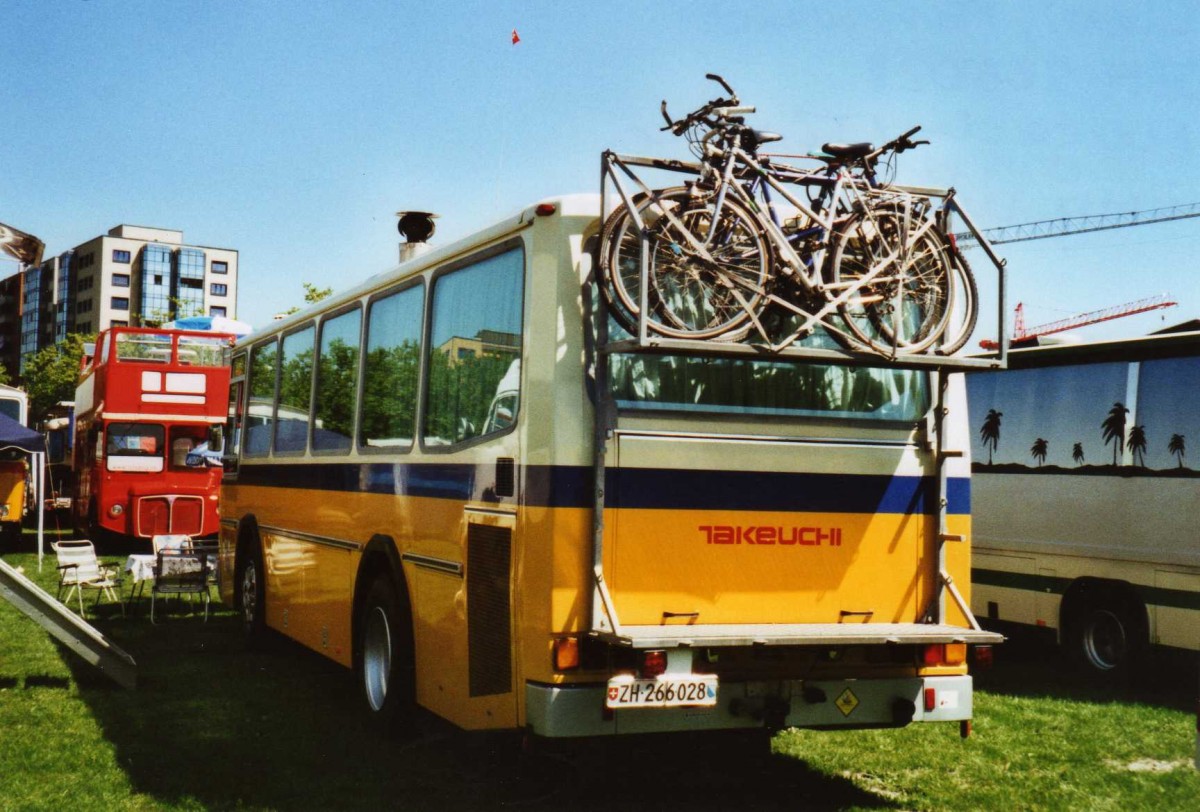 (120'006) - Liebi, Fahrweid - ZH 266'028 - Mercedes/Tscher am 15. August 2009 in Zug, Wohnbustreffen