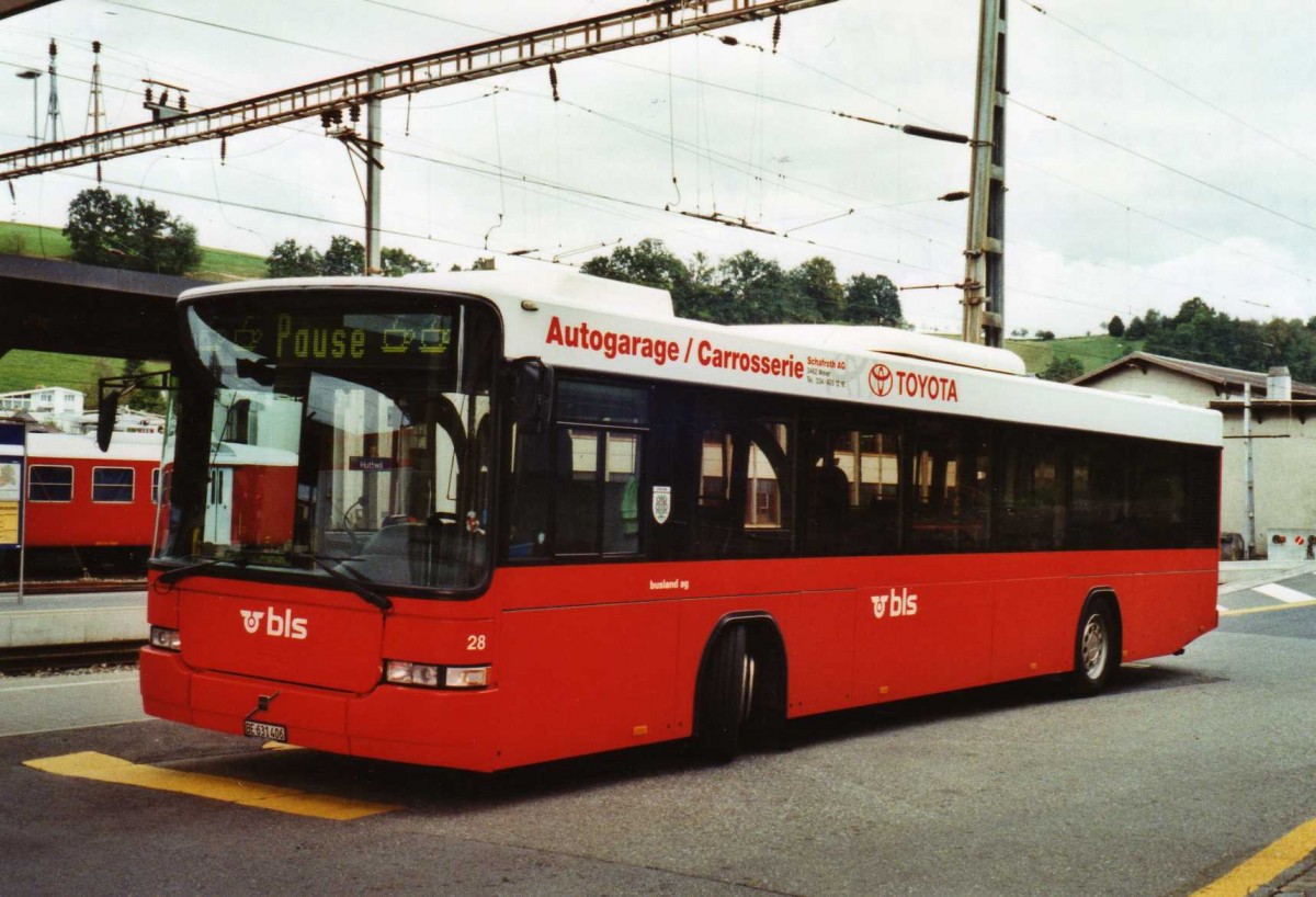 (121'219) - Busland, Burgdorf - Nr. 28/BE 631'406 - Volvo/Hess (ex AAGK Koppigen Nr. 8) am 14. September 2009 beim Bahnhof Huttwil