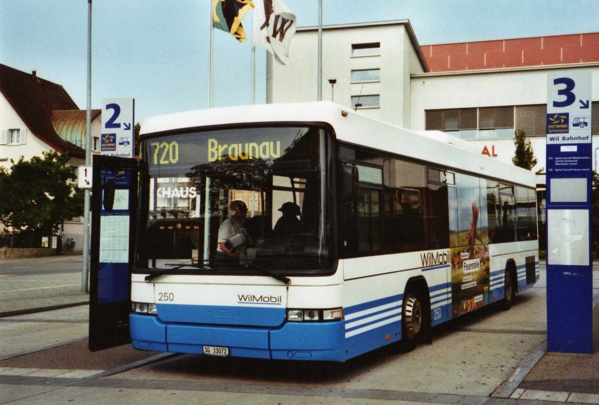 (121'309) - WilMobil, Wil - Nr. 250/SG 33'072 - Volvo/Hess (ex BOS Wil Nr. 21) am 23. September 2009 beim Bahnhof Wil